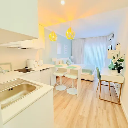 Sunrise Lover - 1st Line From The Sea - Guadiana Apartment
